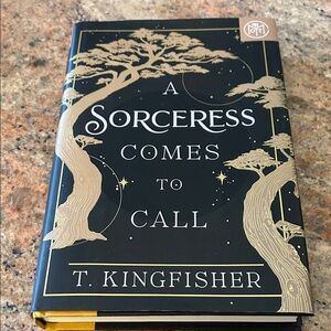 A Sorceress Comes to Call Hardcover Book